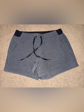 CALIA by Carrie Underwood Heather Gray Knit Shorts with Black Waistband, Size M